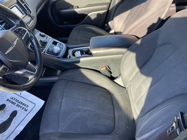 2016 Chrysler 200 Limited