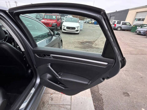 2017 Volkswagen Passat 1.8T R-Line