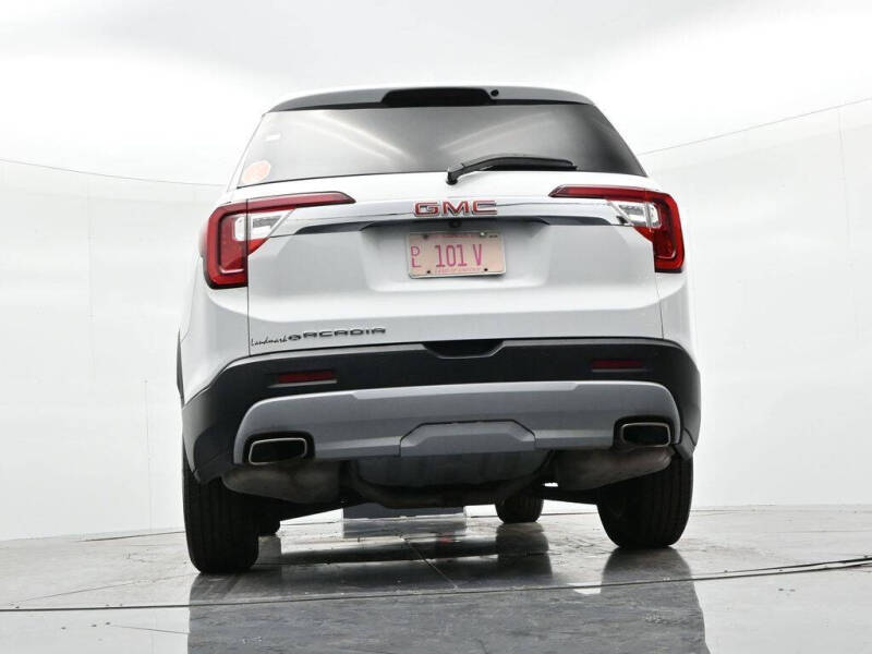 2023 GMC Acadia SLT
