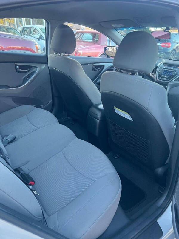 2015 Hyundai Elantra SE