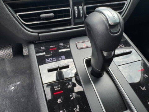 2024 Porsche Macan T