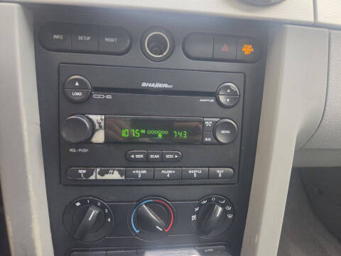 2006 Ford Mustang GT Deluxe