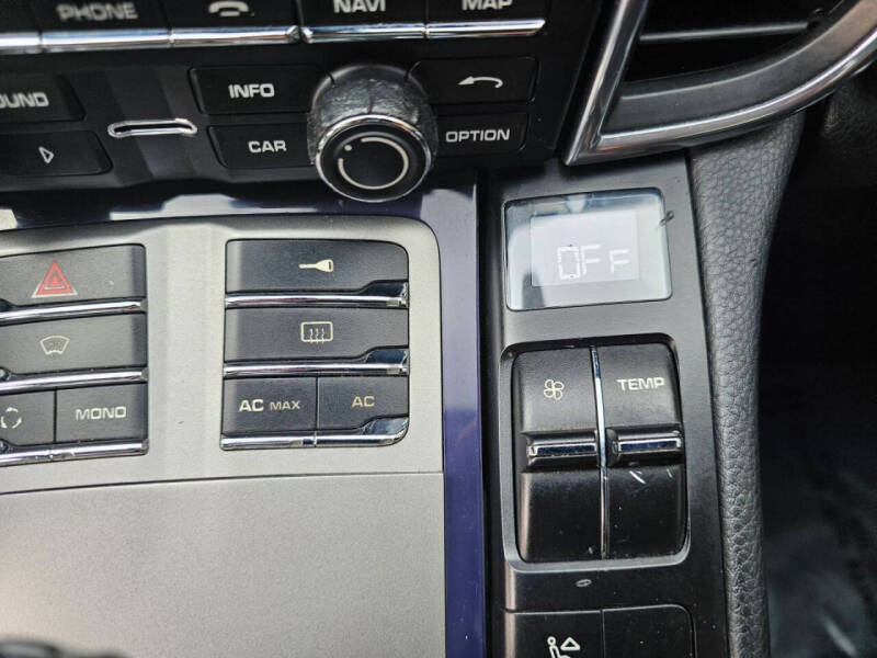 2011 Porsche Panamera