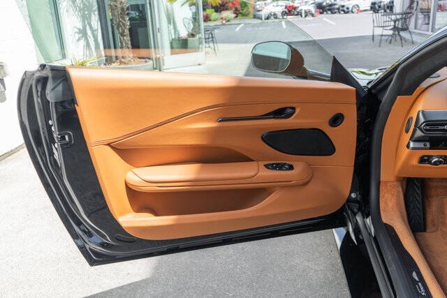 2026 Aston Martin Vantage 12