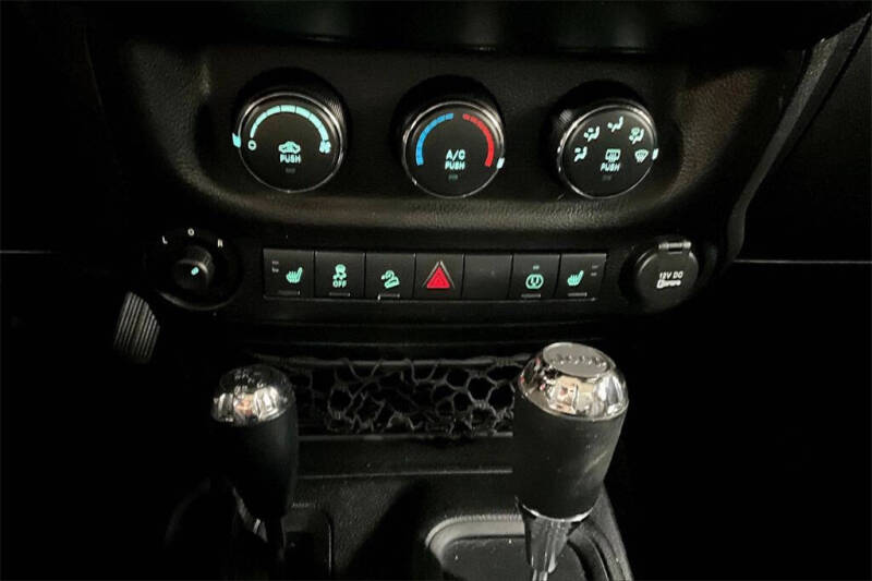 2013 Jeep Wrangler Sahara