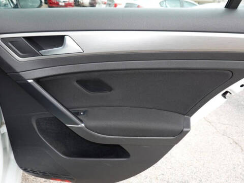 2017 Volkswagen Golf SportWagen