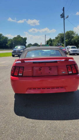 2004 Ford Mustang Deluxe