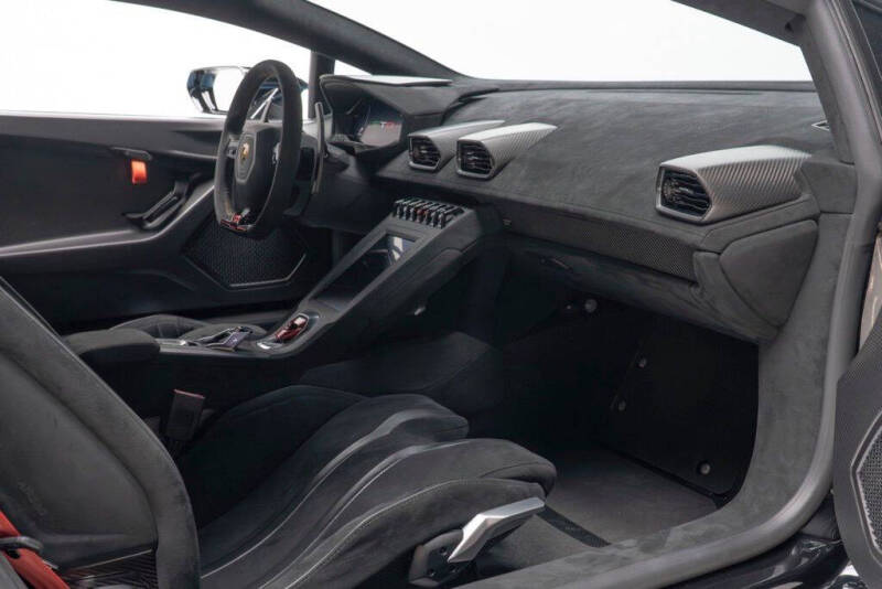 2022 Lamborghini Huracan STO