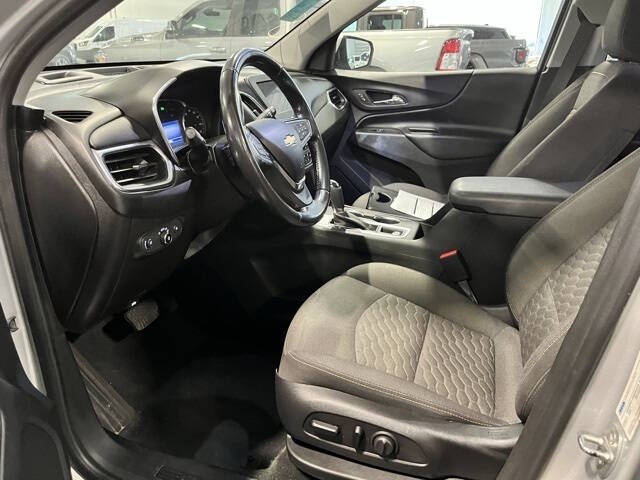 Used 2020 Chevrolet Equinox LT with VIN 2GNAXUEV0L6229860 for sale in Peoria, AZ