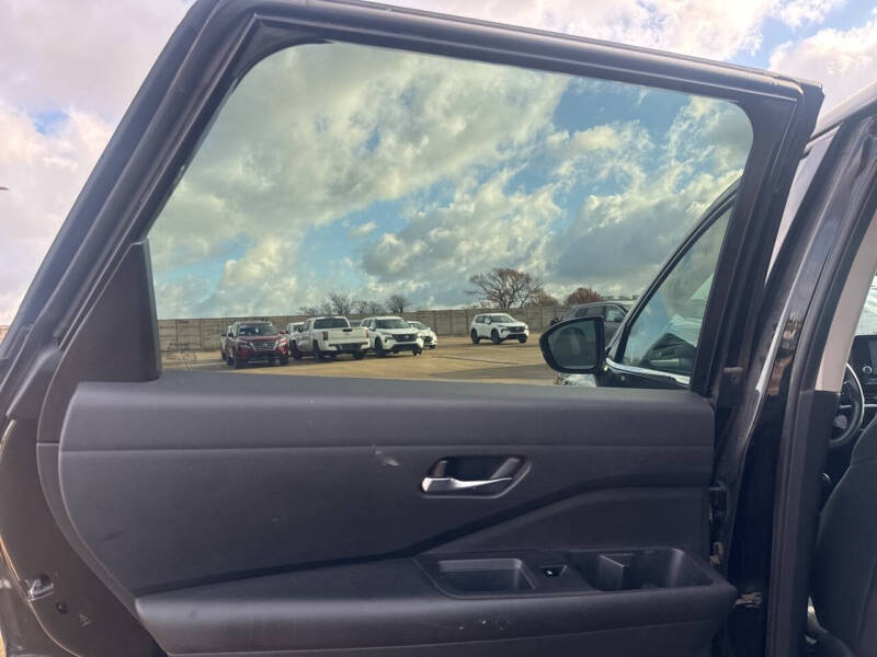 2022 Nissan Pathfinder S