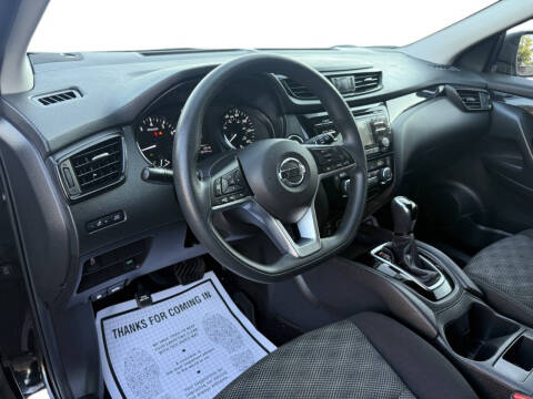 2017 Nissan Rogue Sport SV