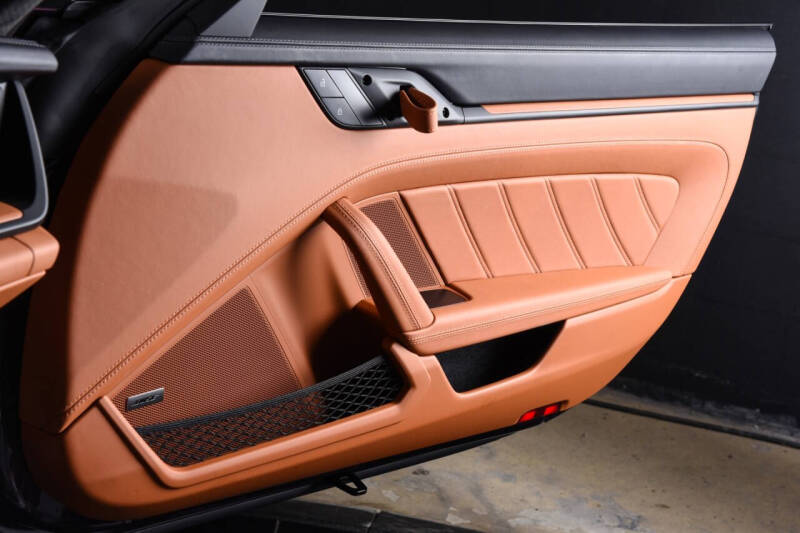 2024 Porsche 911 S/T