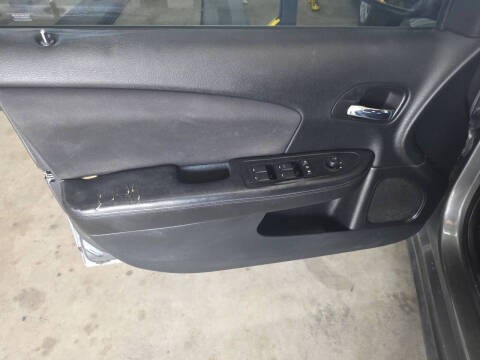 2013 Chrysler 200 LX