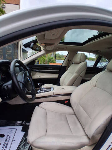 2012 BMW 7 Series 740i