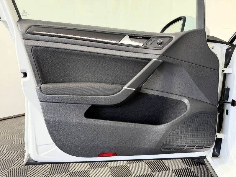 2017 Volkswagen Golf GTI S