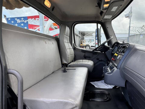2020 Freightliner M2 106