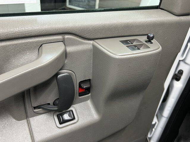 2023 Chevrolet Express 2500