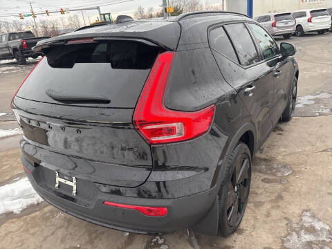 2026 Volvo XC40 B5 Ultra Black Edition