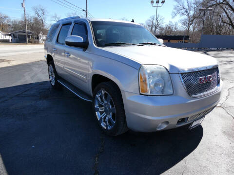 2010 GMC Yukon for sale at Triangle Auto Sales in Elgin IL