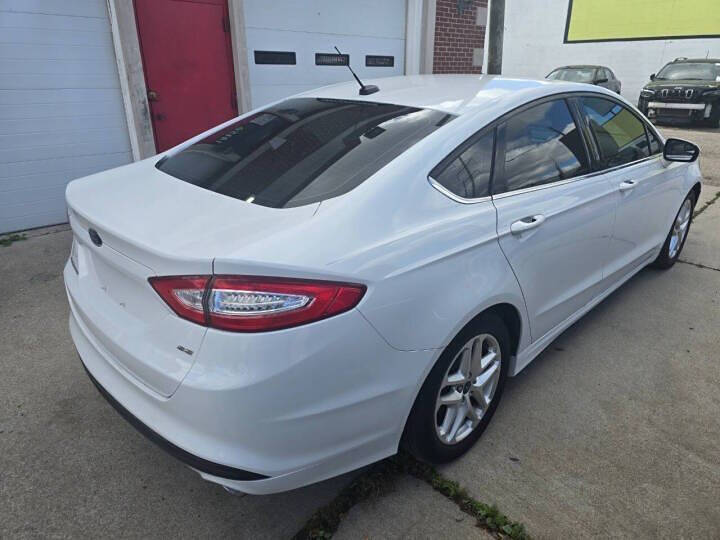2016 Ford Fusion SE