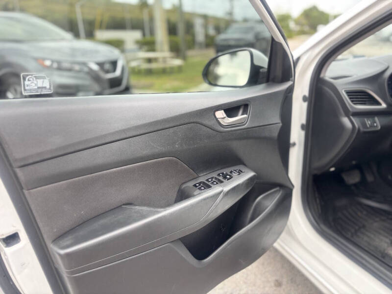 2020 Hyundai Accent SE