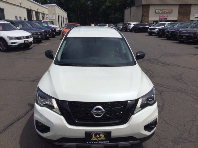 2020 Nissan Pathfinder SV