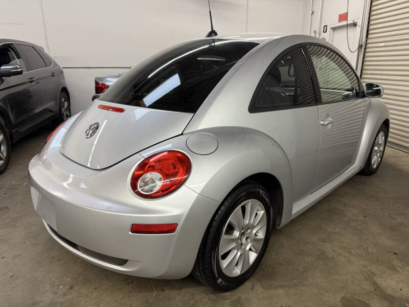 2008 Volkswagen New Beetle S