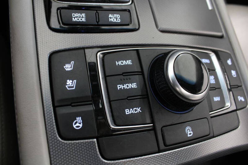 2015 Hyundai Genesis