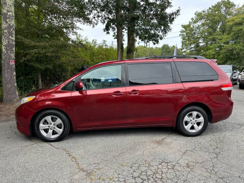 2012 Toyota Sienna LE 8-Passenger