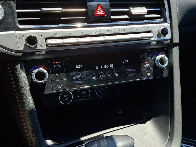 2025 Genesis G70