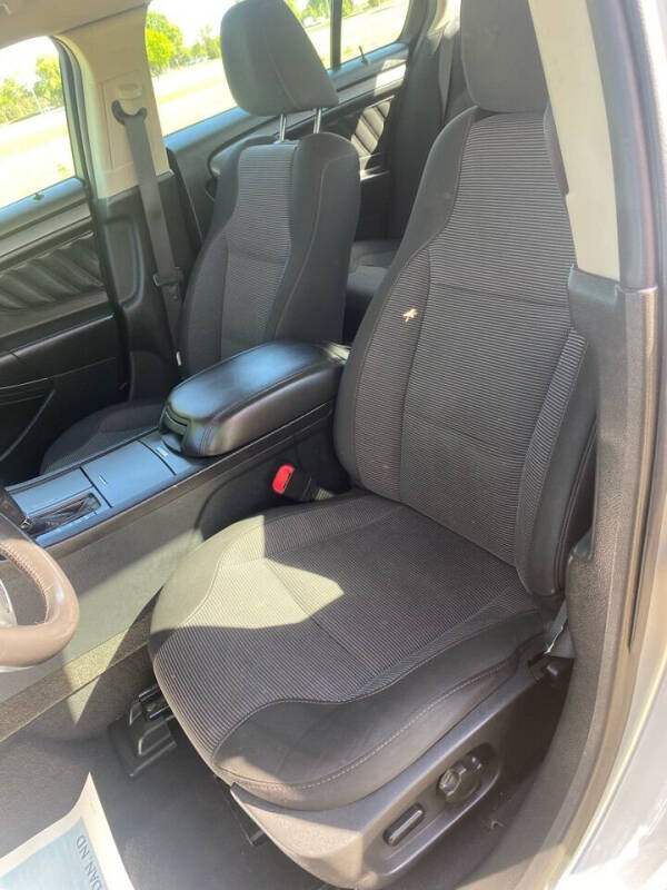 2011 Ford Taurus SEL