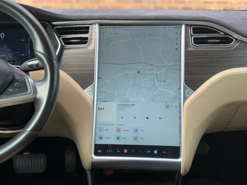 2016 Tesla Model S 70D