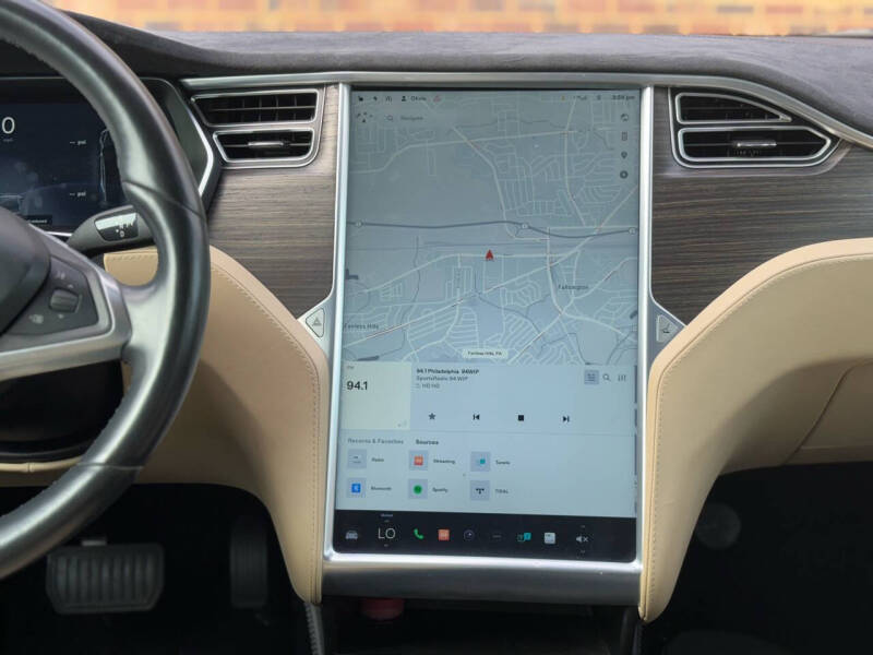 2016 Tesla Model S 70D