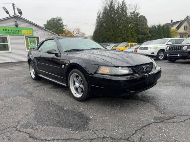 2004 Ford Mustang Deluxe