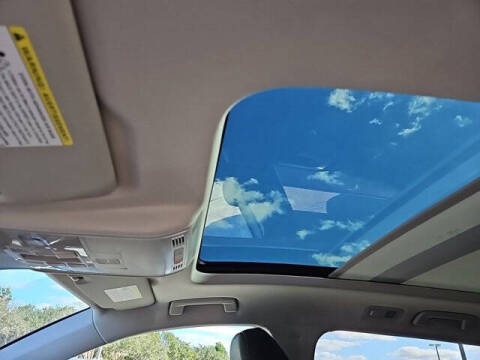 2025 Volkswagen Taos SE Black