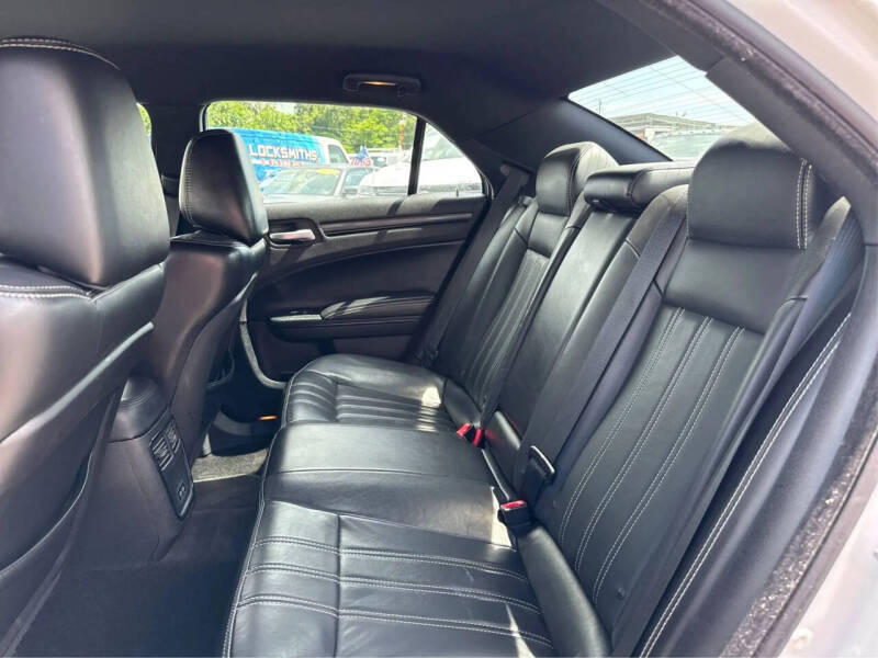 2016 Chrysler 300