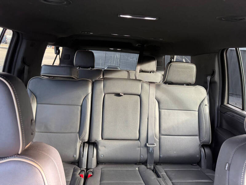 2024 GMC Yukon XL SLT