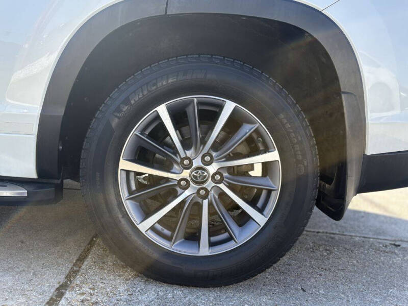 2017 Toyota Highlander SE