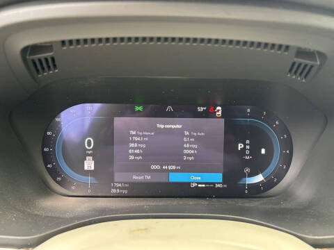 2024 Volvo XC60 B5 Plus Dark Theme