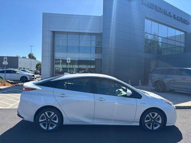 2018 Toyota Prius Three Touring