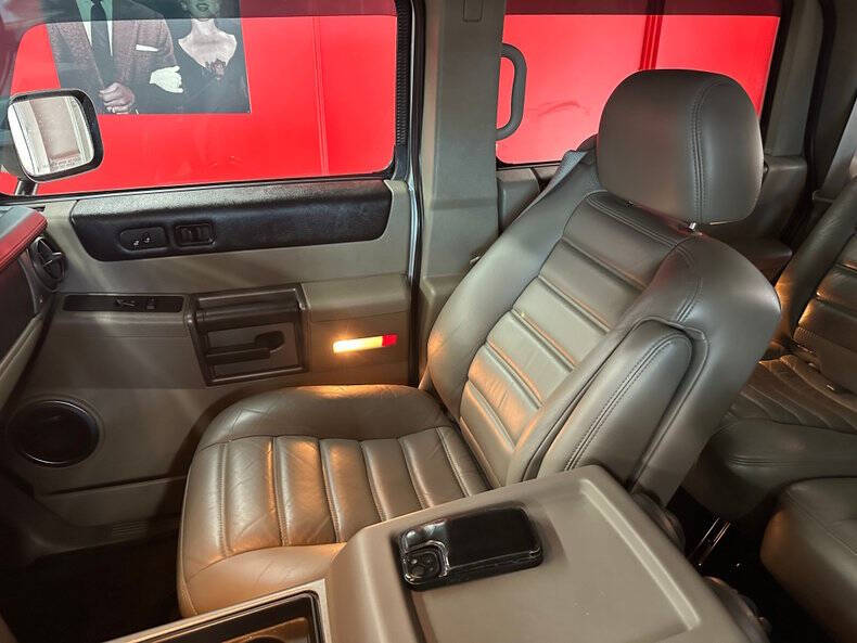2004 HUMMER H2