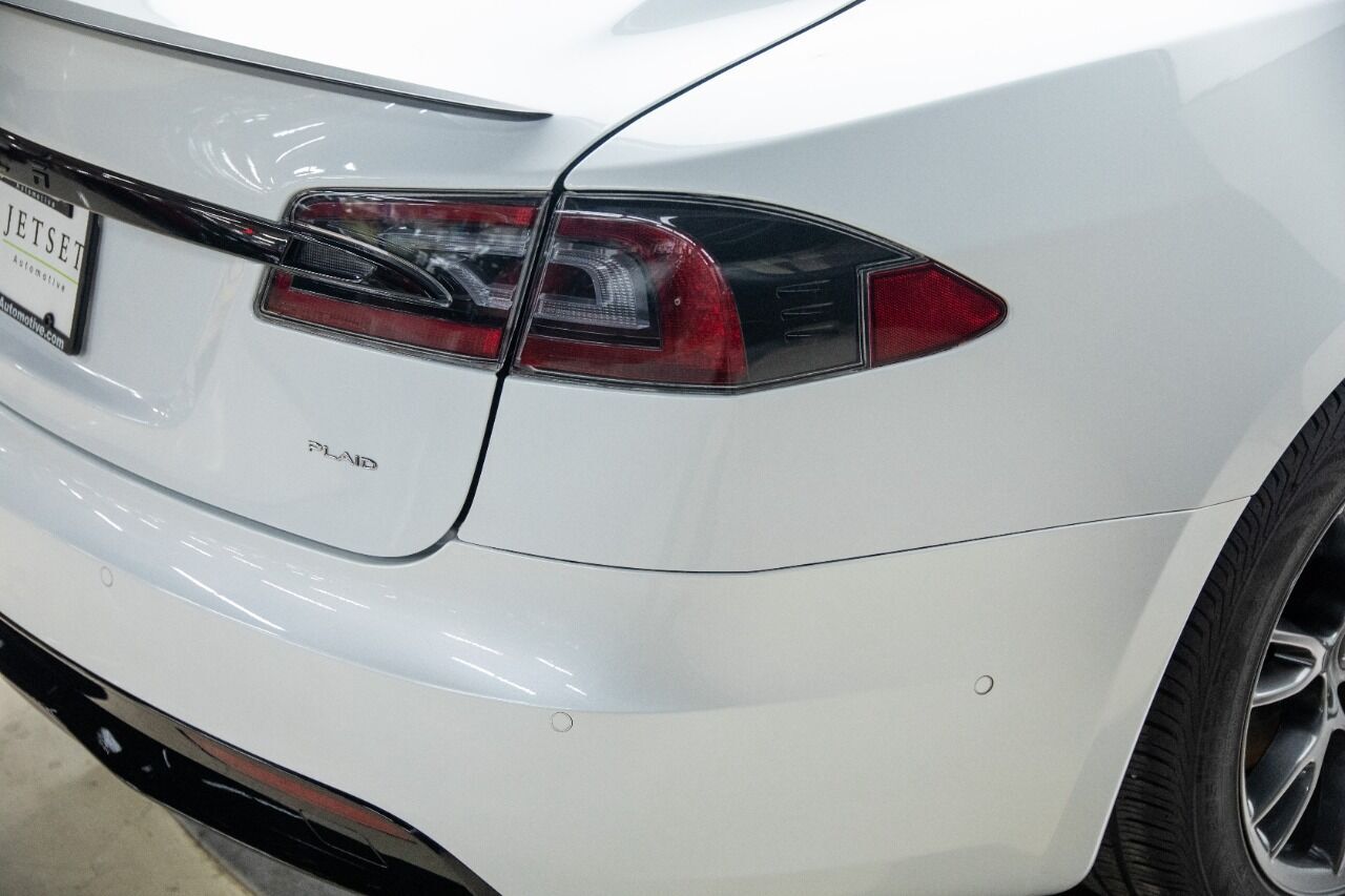 2021 Tesla Model S 37