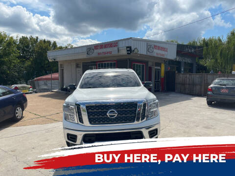 2017 Nissan Titan for sale at West End Motors LLC in Nashville TN