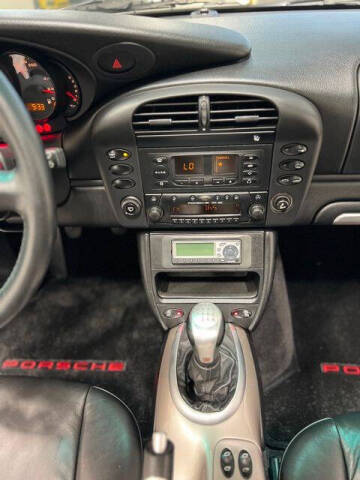 2002 Porsche 911 Carrera 4