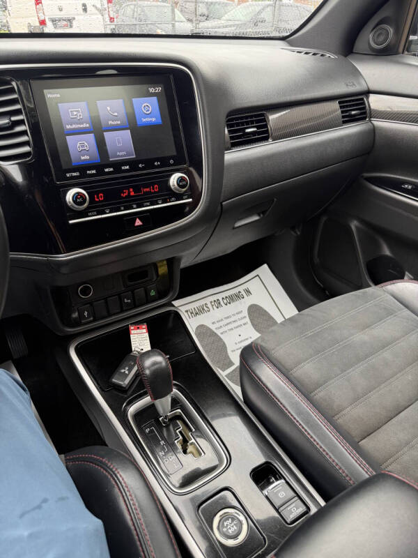 2020 Mitsubishi Outlander ES