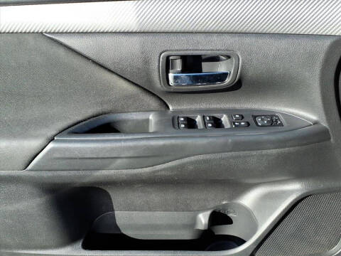 2018 Mitsubishi Outlander ES