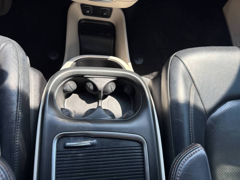 2017 Chrysler Pacifica Touring-L Plus