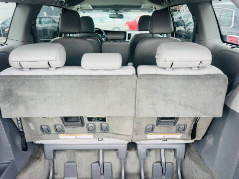 2017 Toyota Sienna XLE 8-Passenger