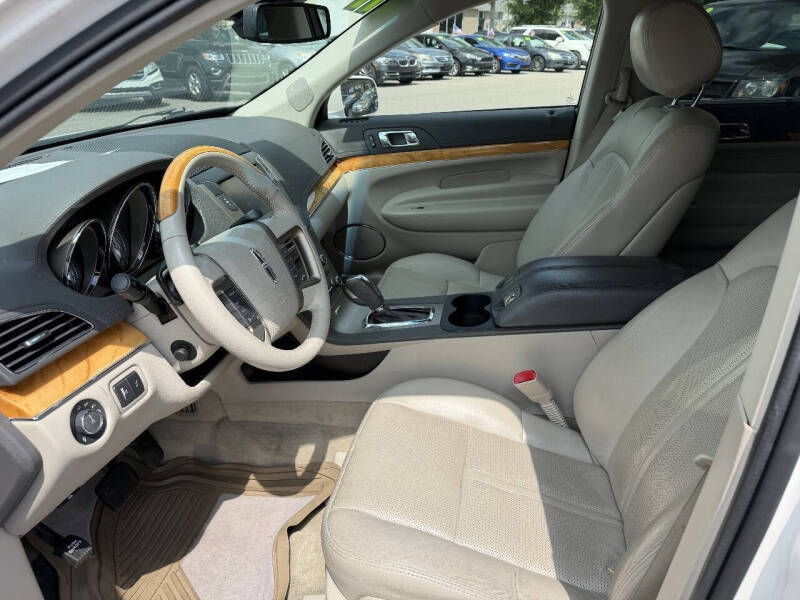 2011 Lincoln MKT