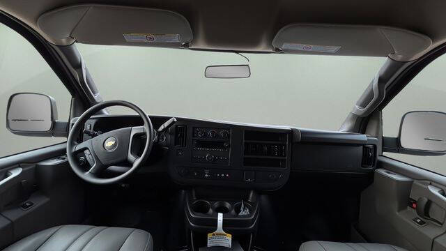 2025 Chevrolet Express 2500